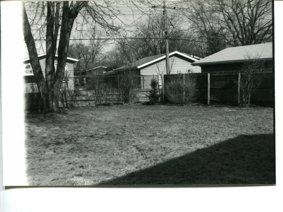 204KentuckyBackYard1987