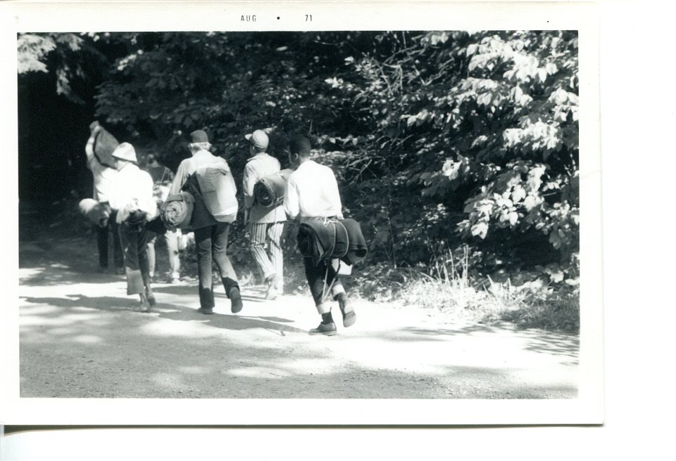 KemaCampers1971-4HikingbacktoCamp